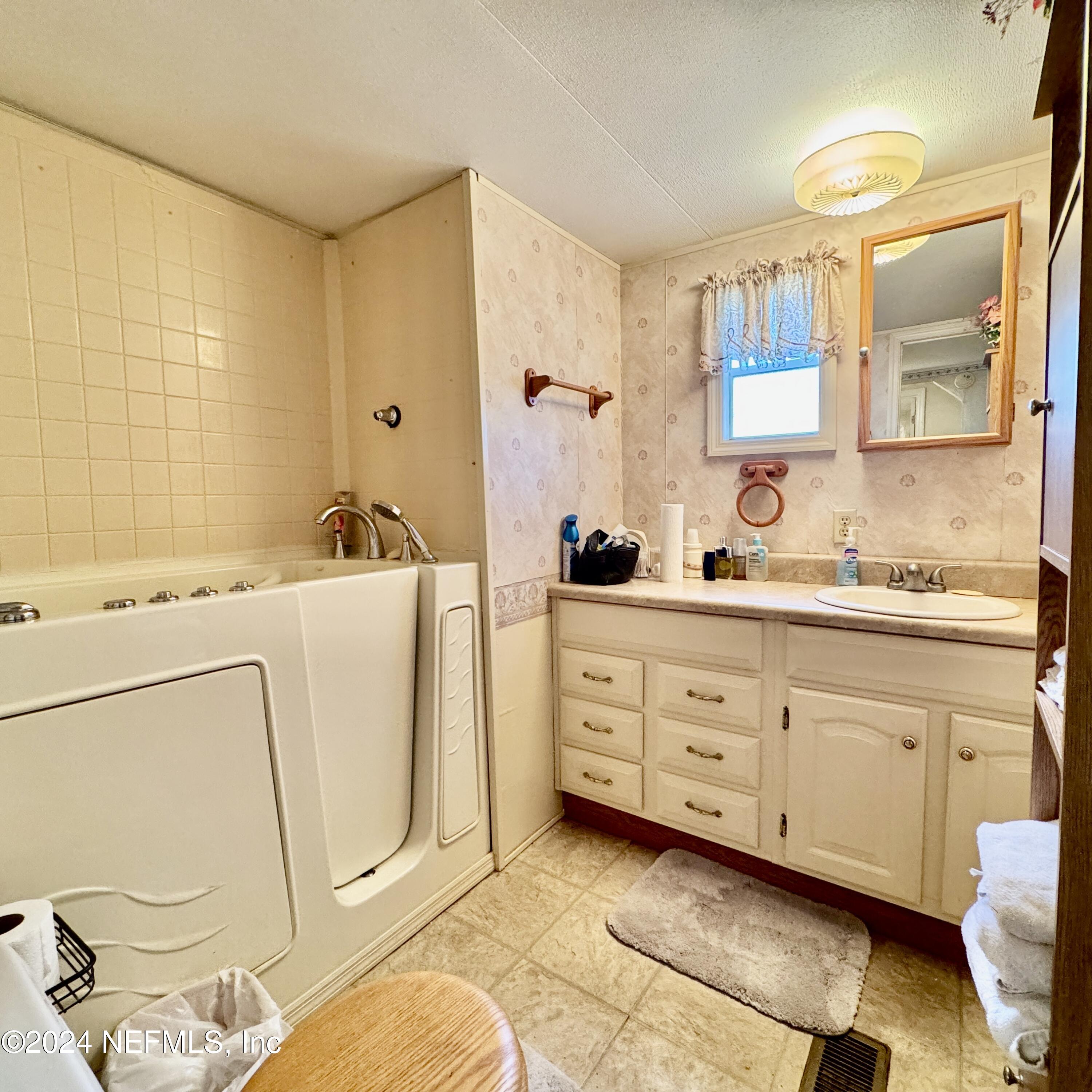 106 Helen Avenue Interlachen, FL 32148 - Photo 22 of 43 bathroom 2