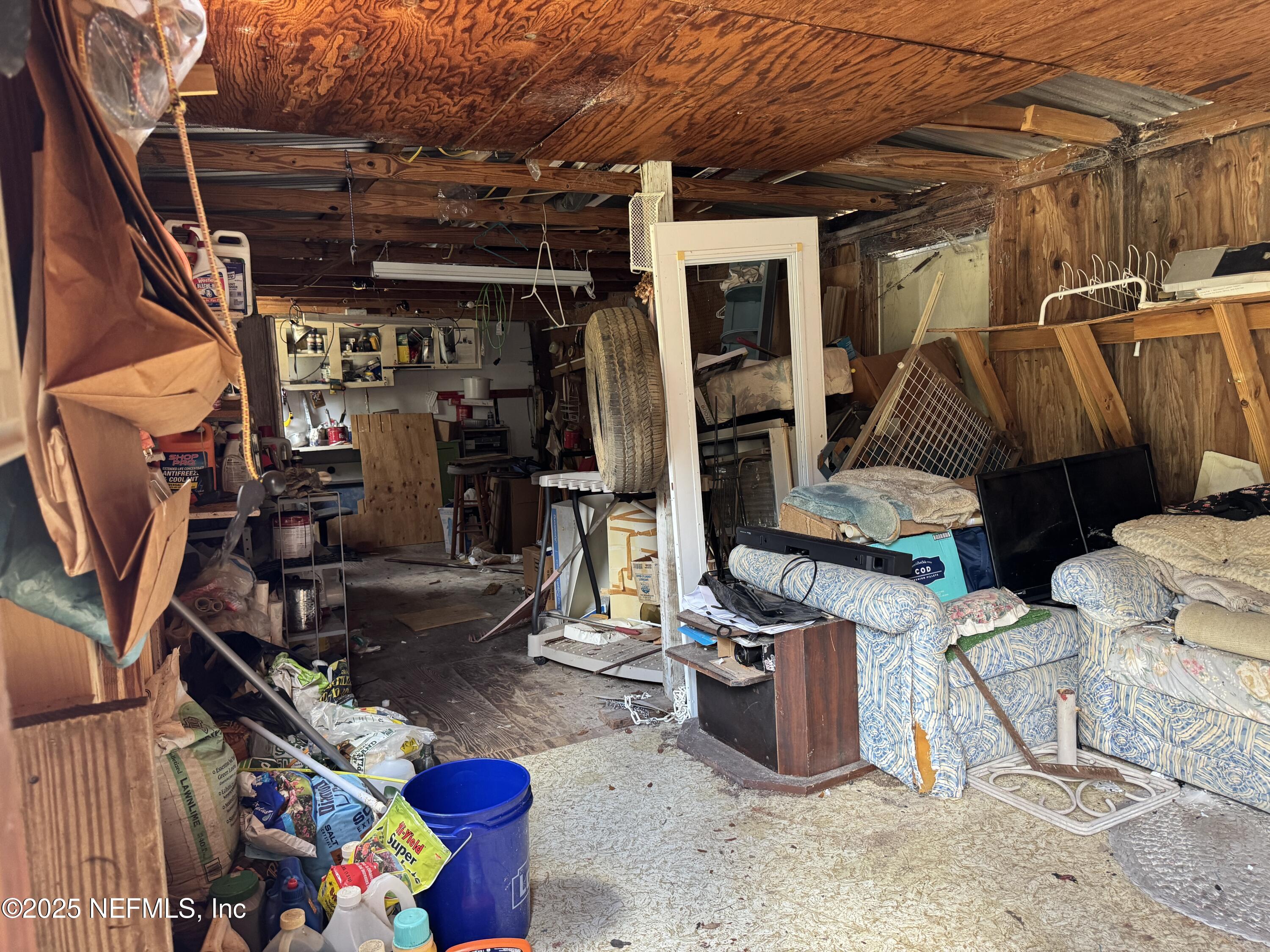 106 Helen Avenue Interlachen, FL 32148 - Photo 39 of 43 storage mobile