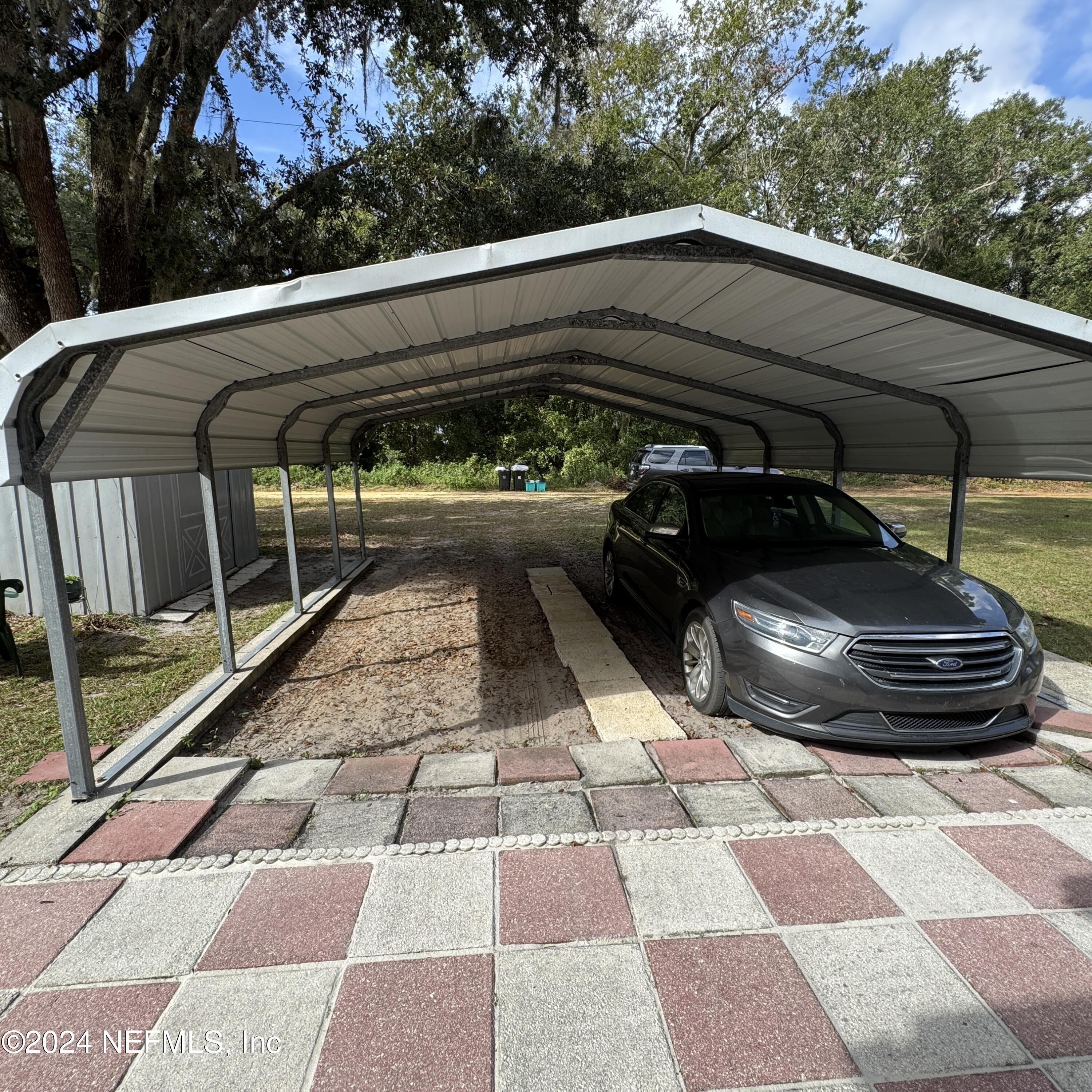 106 Helen Avenue Interlachen, FL 32148 - Photo 6 of 43 double carport