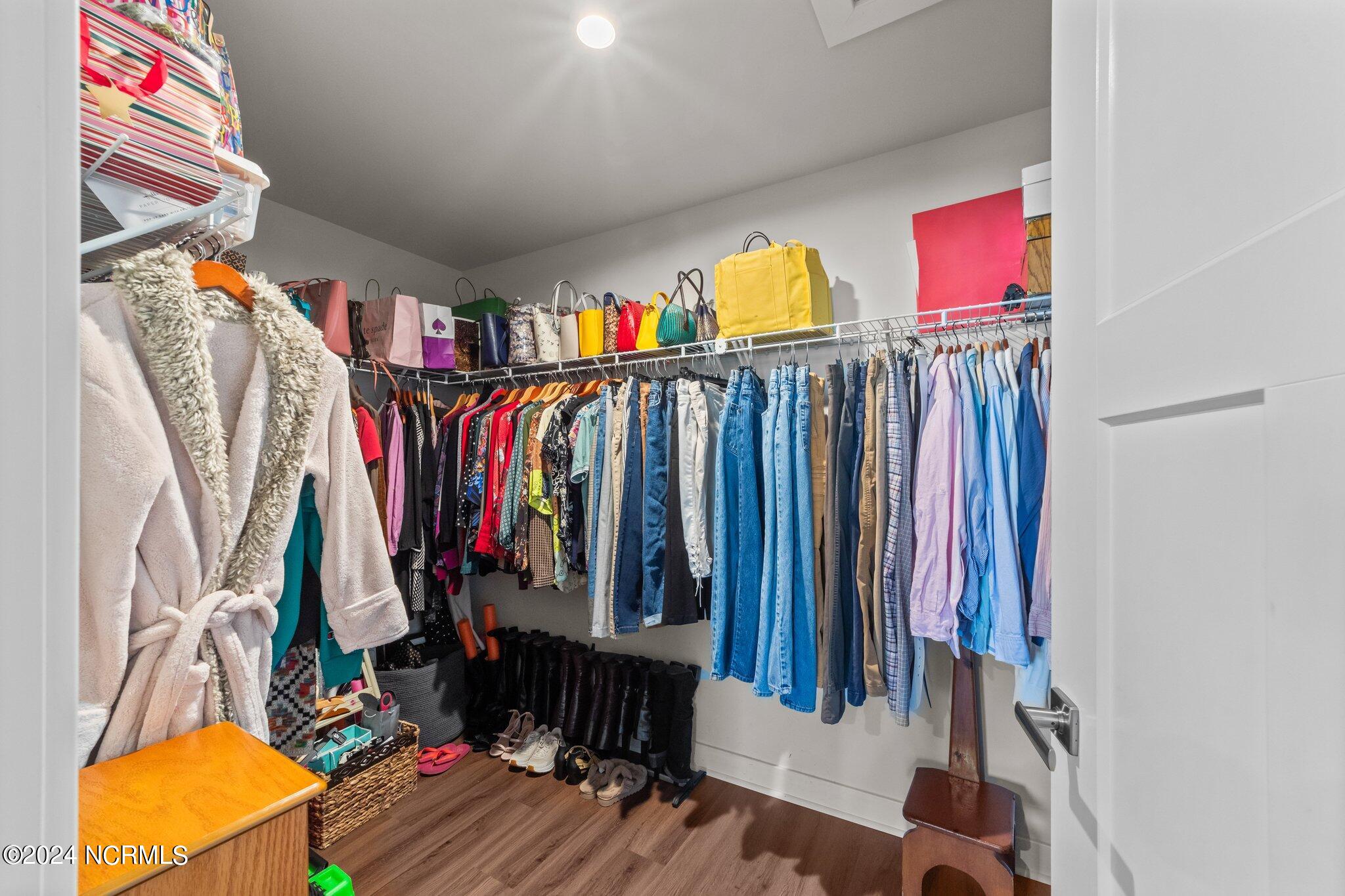 123 Hidden View Loop Moyock, NC 27958 - Photo 19 of 36 Huge Walk-in Closet