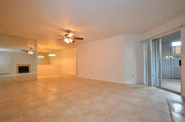 $1,145 | 9797 Leawood Boulevard, Unit 901, Houston, TX 77099