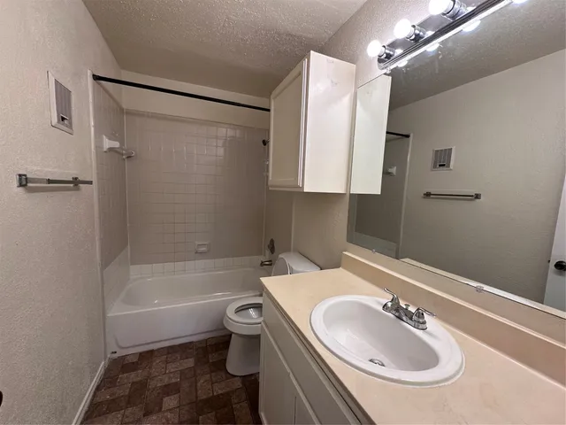 $1,145 | 9797 Leawood Boulevard, Unit 901, Houston, TX 77099