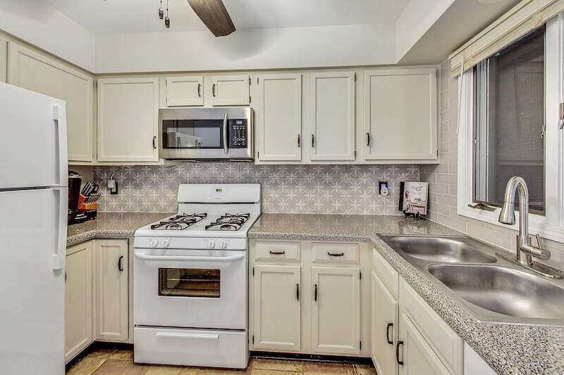 1970 Springvale Drive Crown Point, IN 46307 - Photo 5 of 23 800x533