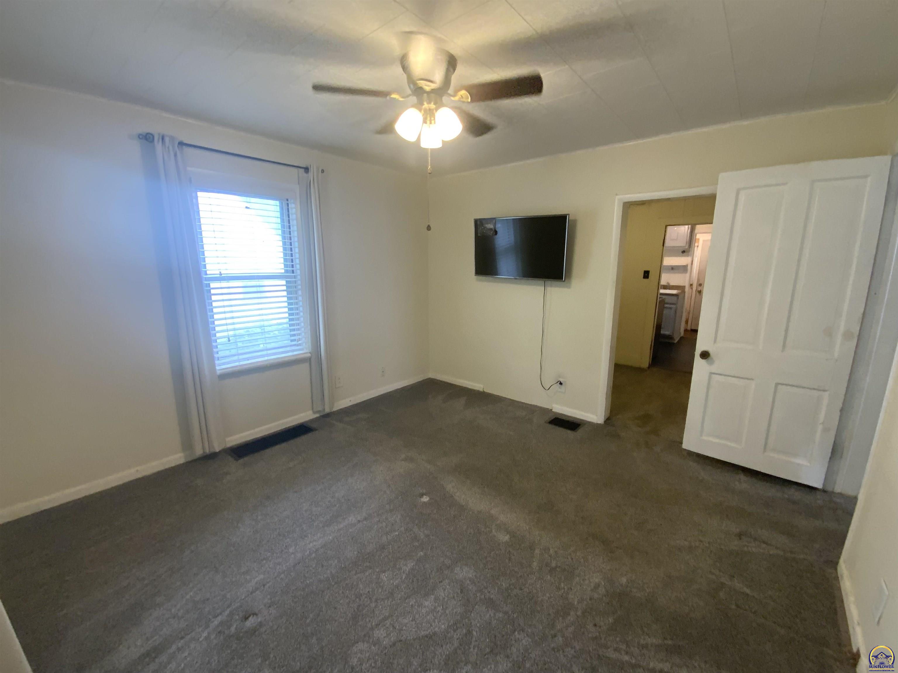 921 Southwest Frazier Avenue Topeka, KS 66606 - Photo 16 of 19 Gallery Image 16