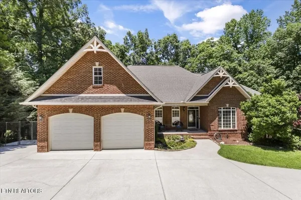 $850,000 | 103 Winchester Circle, Oak Ridge, TN 37830