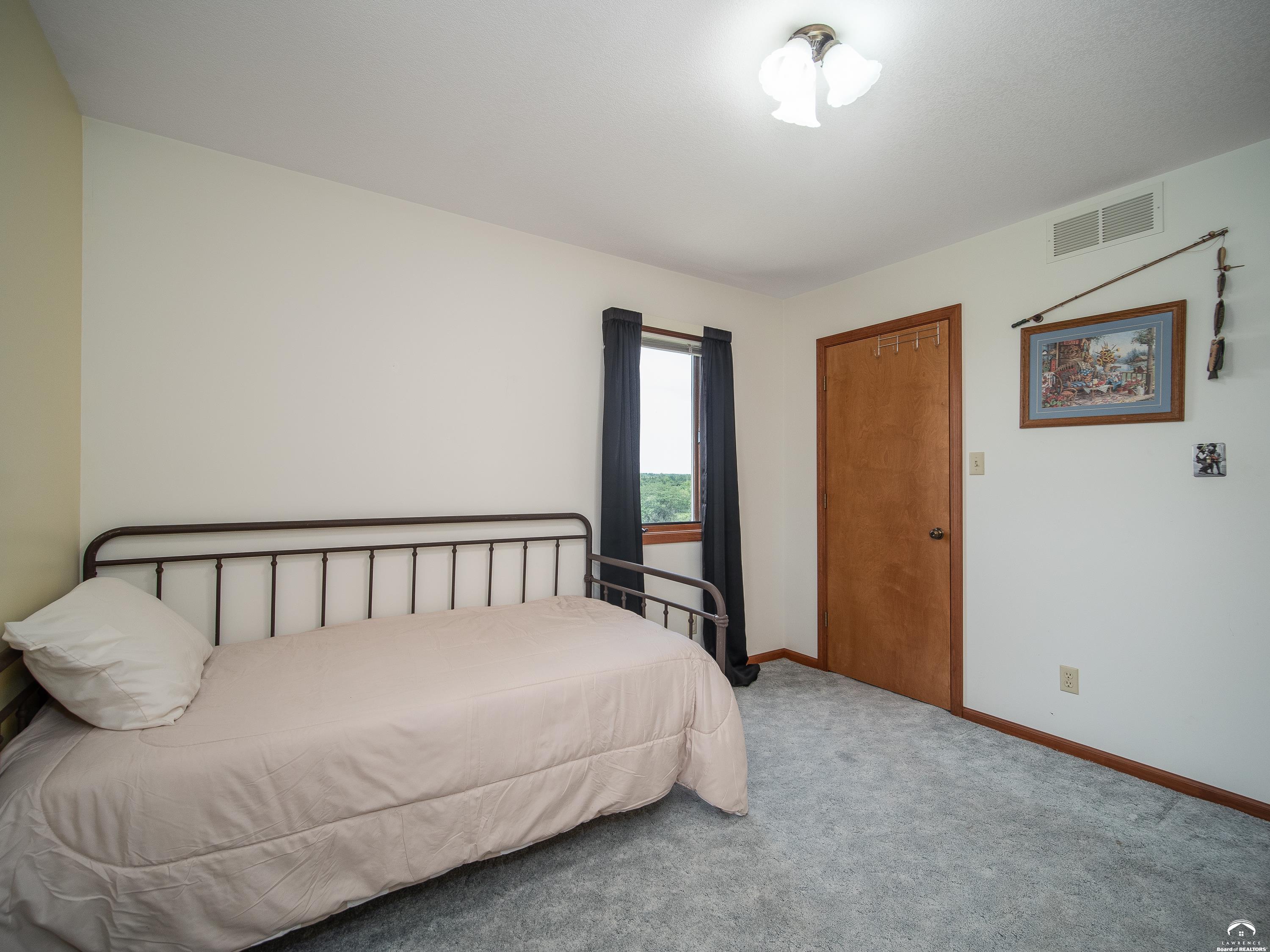 10727 Southwest Auburn Road Wakarusa, KS 66546 - Photo 19 of 62