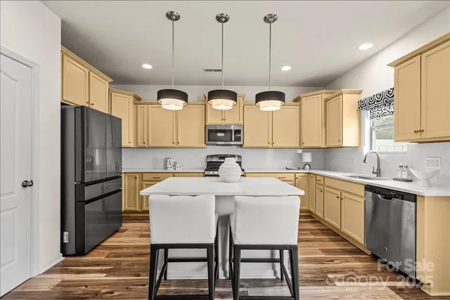 $525,000 | 14706 Metaghan Court, Charlotte, NC 28278