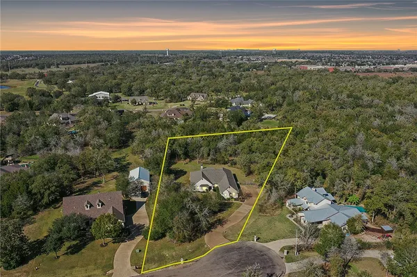 $900,000 | 4662 Hidden Springs Way, College Station, TX 77845