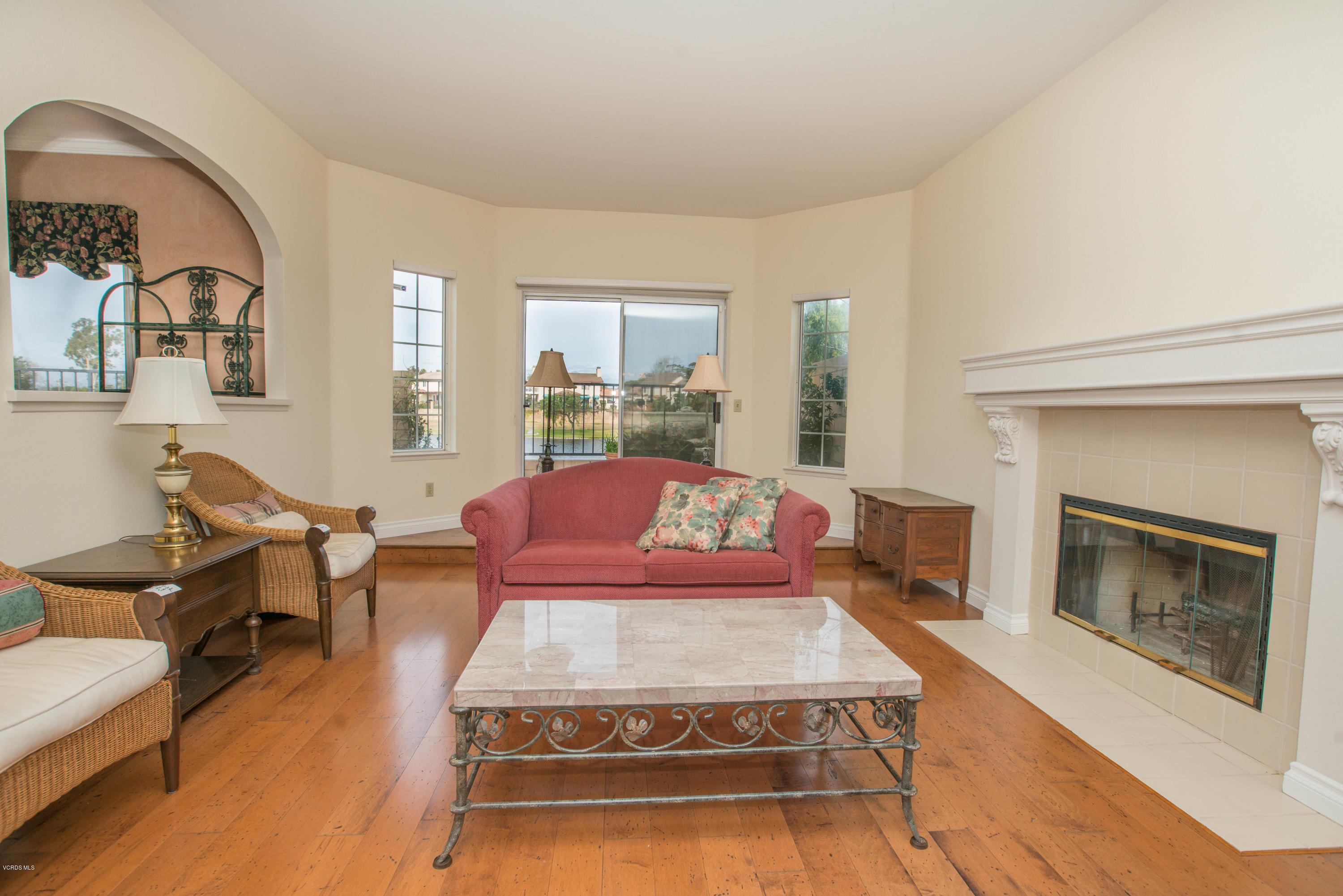 2253 Bermuda Dunes Place Oxnard, CA 93036 - Photo 8 of 29 DSC09568