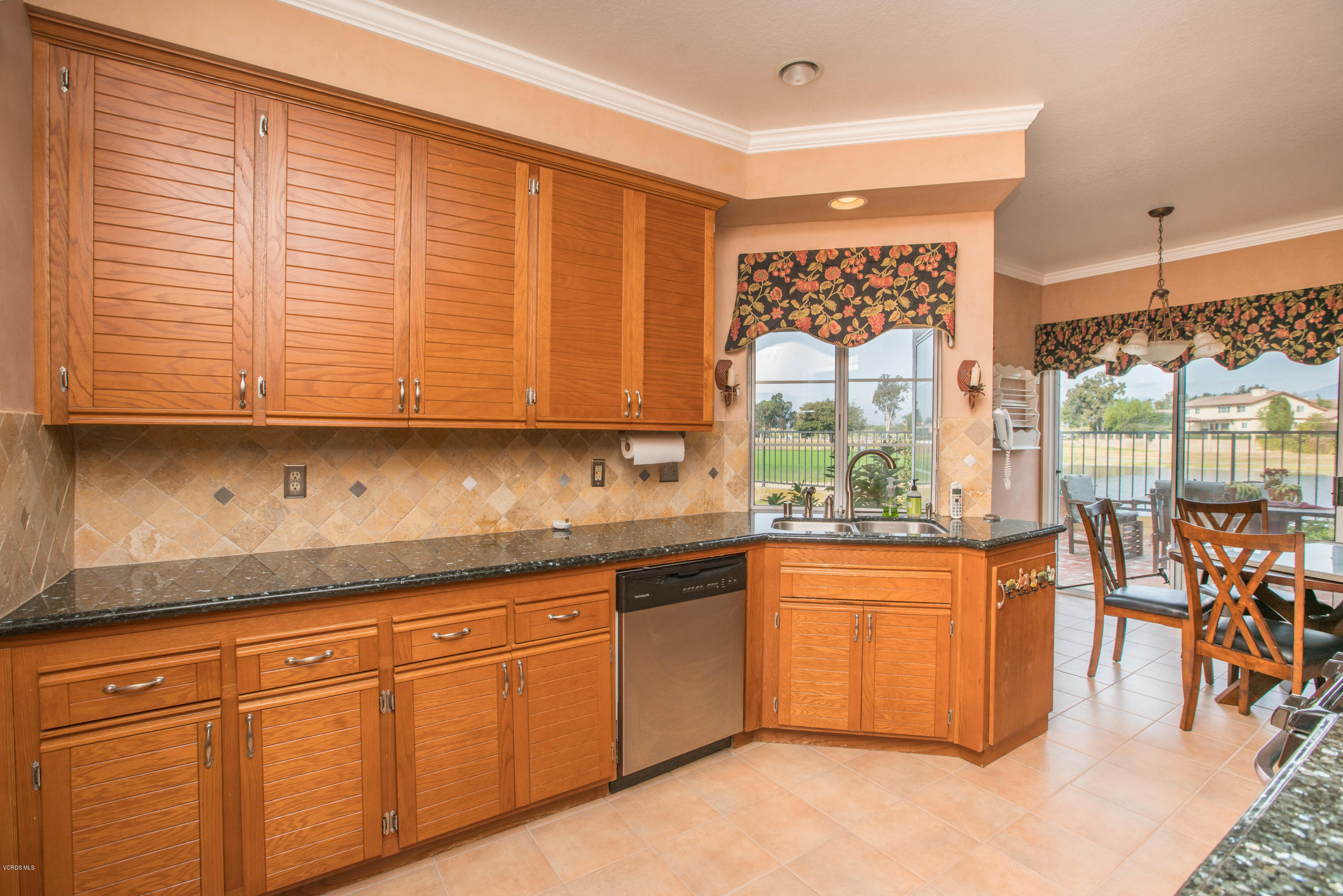 2253 Bermuda Dunes Place Oxnard, CA 93036 - Photo 9 of 29 DSC09538