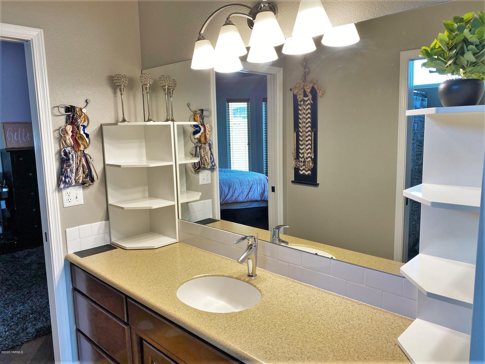 3365 Waneta Road Grandview, WA 98930 - Photo 29 of 35