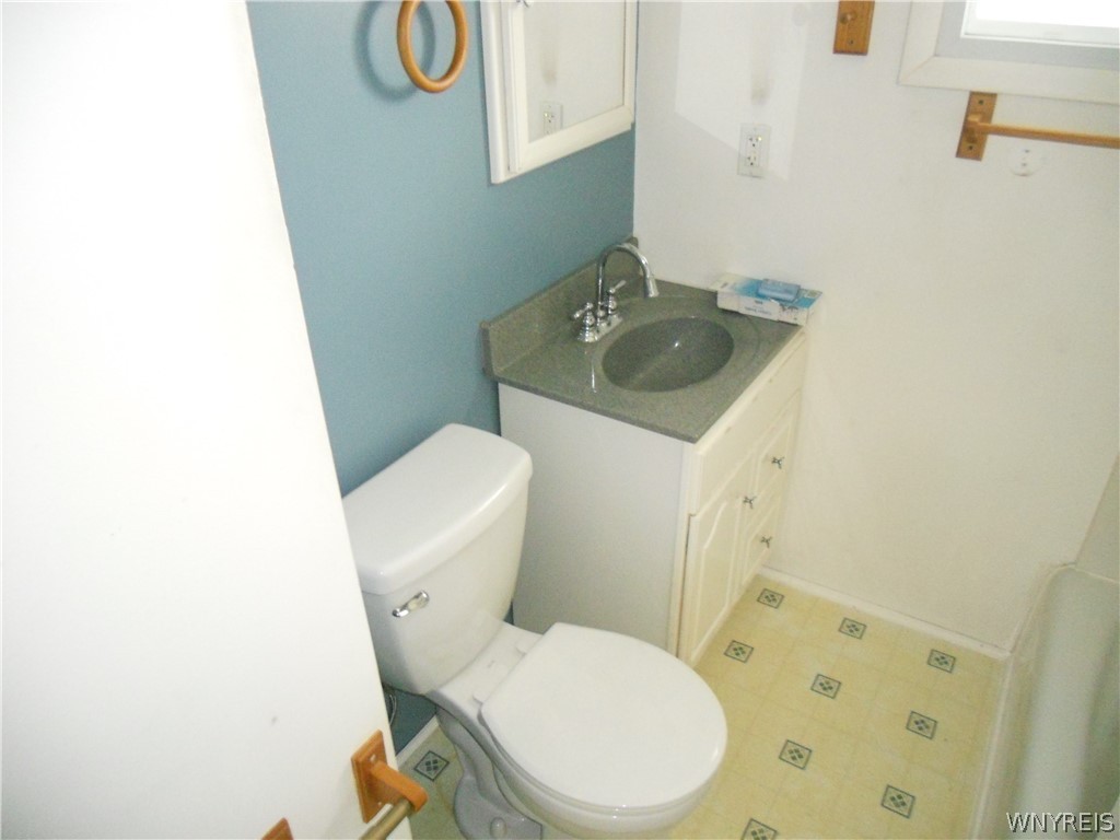 7041 Maple Road Alabama, NY 14013 - Photo 19 of 50 Upstairs full bathroom