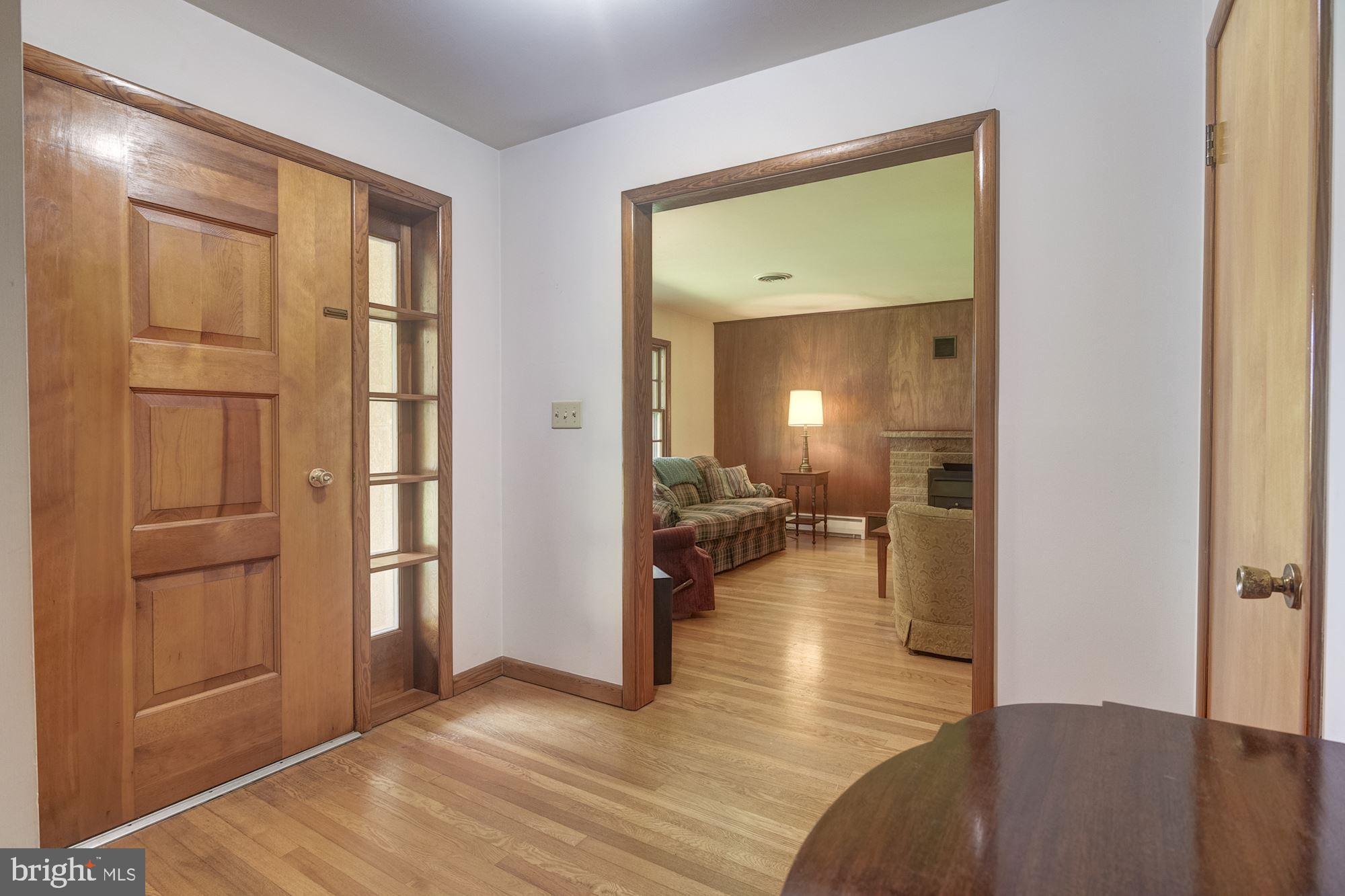7513 Ridge Road Frederick, MD 21702 - Photo 2 of 35 Foyer