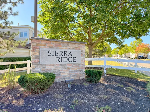 $295,000 | 780 Mesa Drive, Unit 780, Elgin, IL 60123