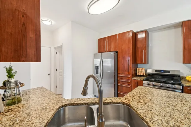 $295,000 | 780 Mesa Drive, Unit 780, Elgin, IL 60123