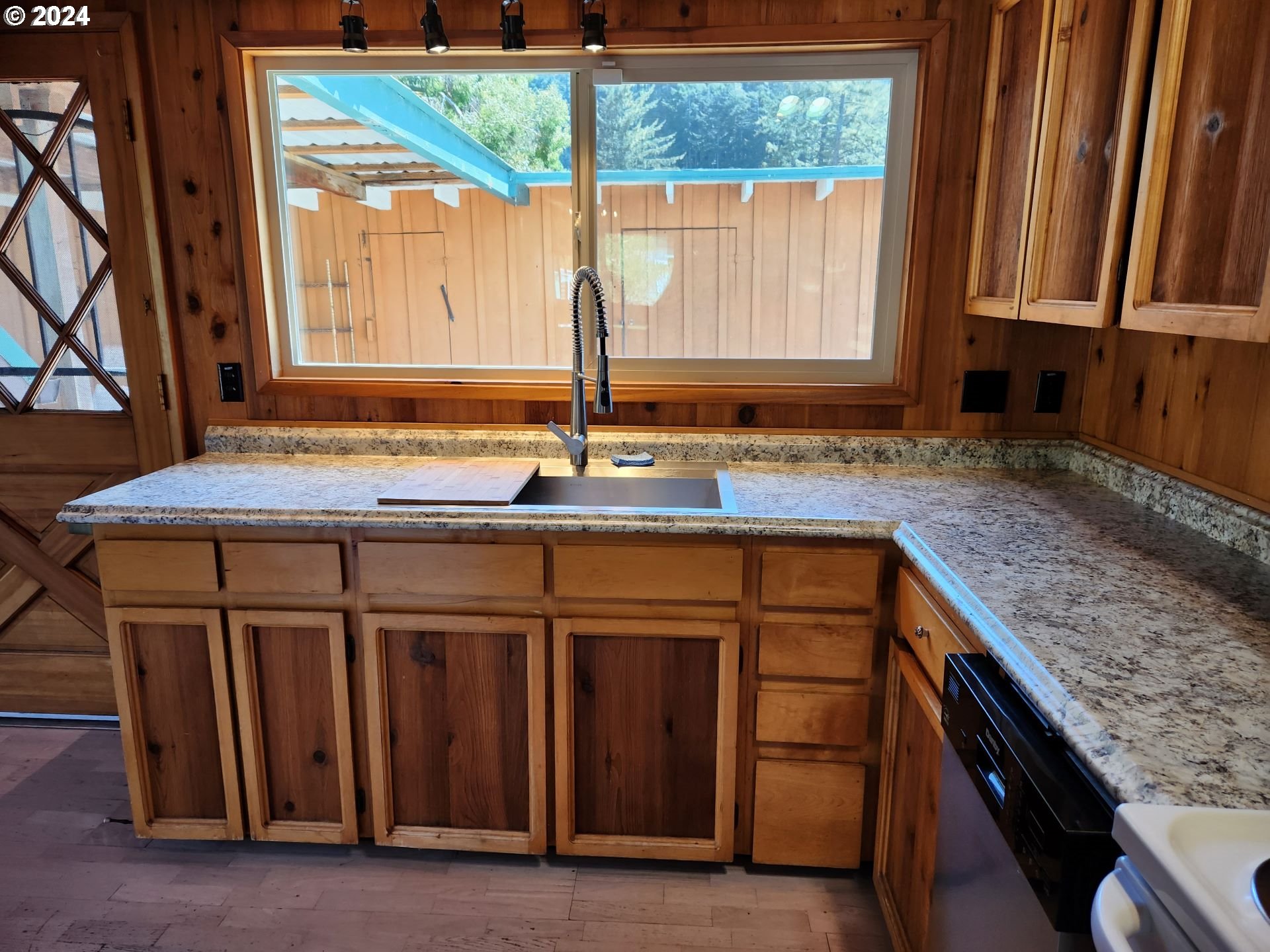 28230 Mateer Road Gold Beach, OR 97444 - Photo 11 of 40 Kitchen