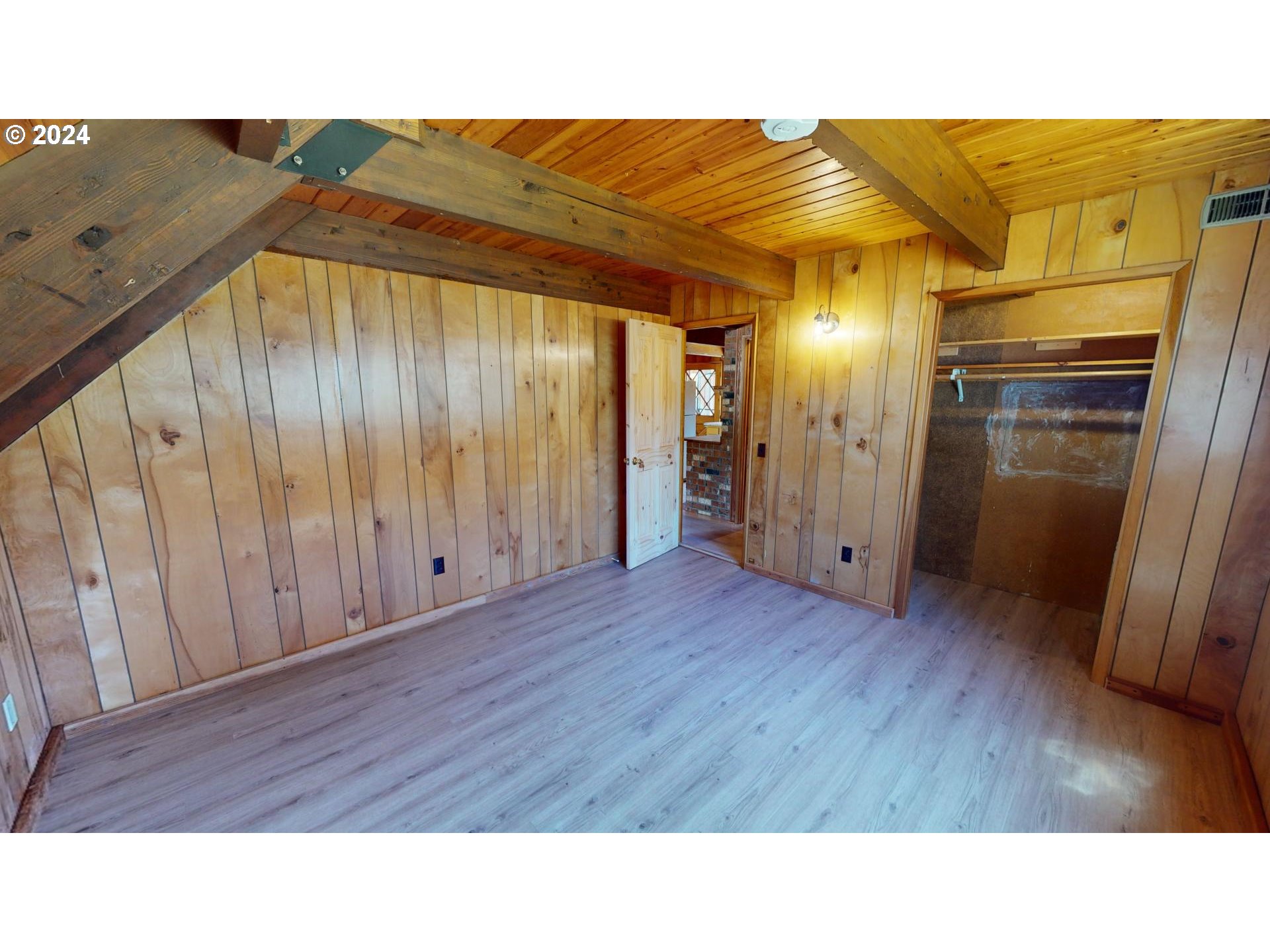 28230 Mateer Road Gold Beach, OR 97444 - Photo 16 of 40 Bedroom