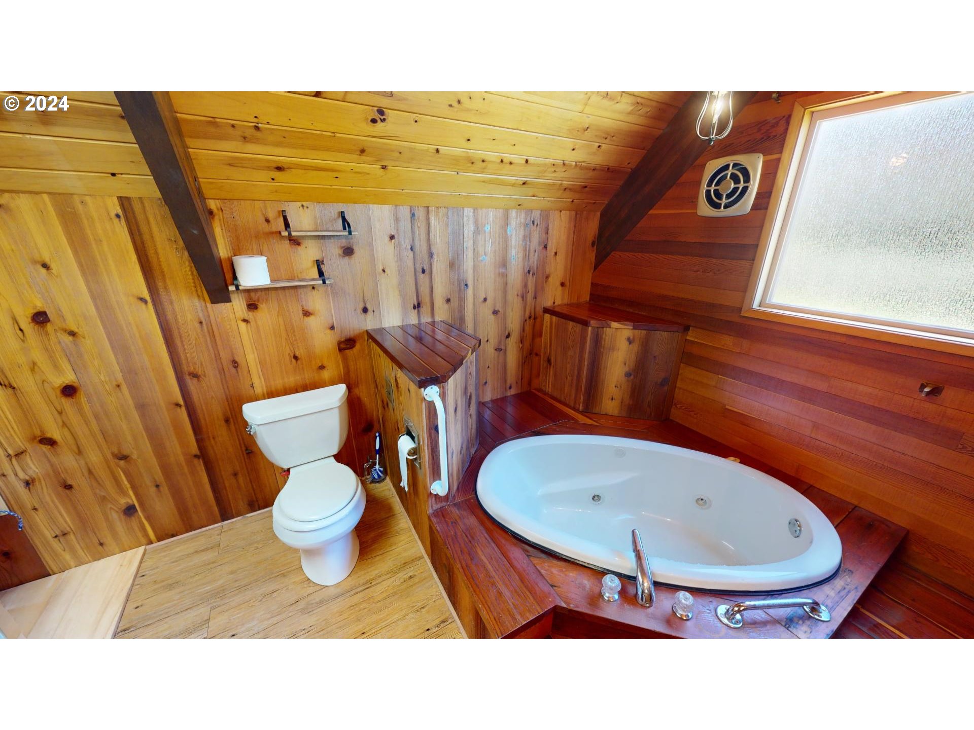 28230 Mateer Road Gold Beach, OR 97444 - Photo 18 of 40 Bathroom