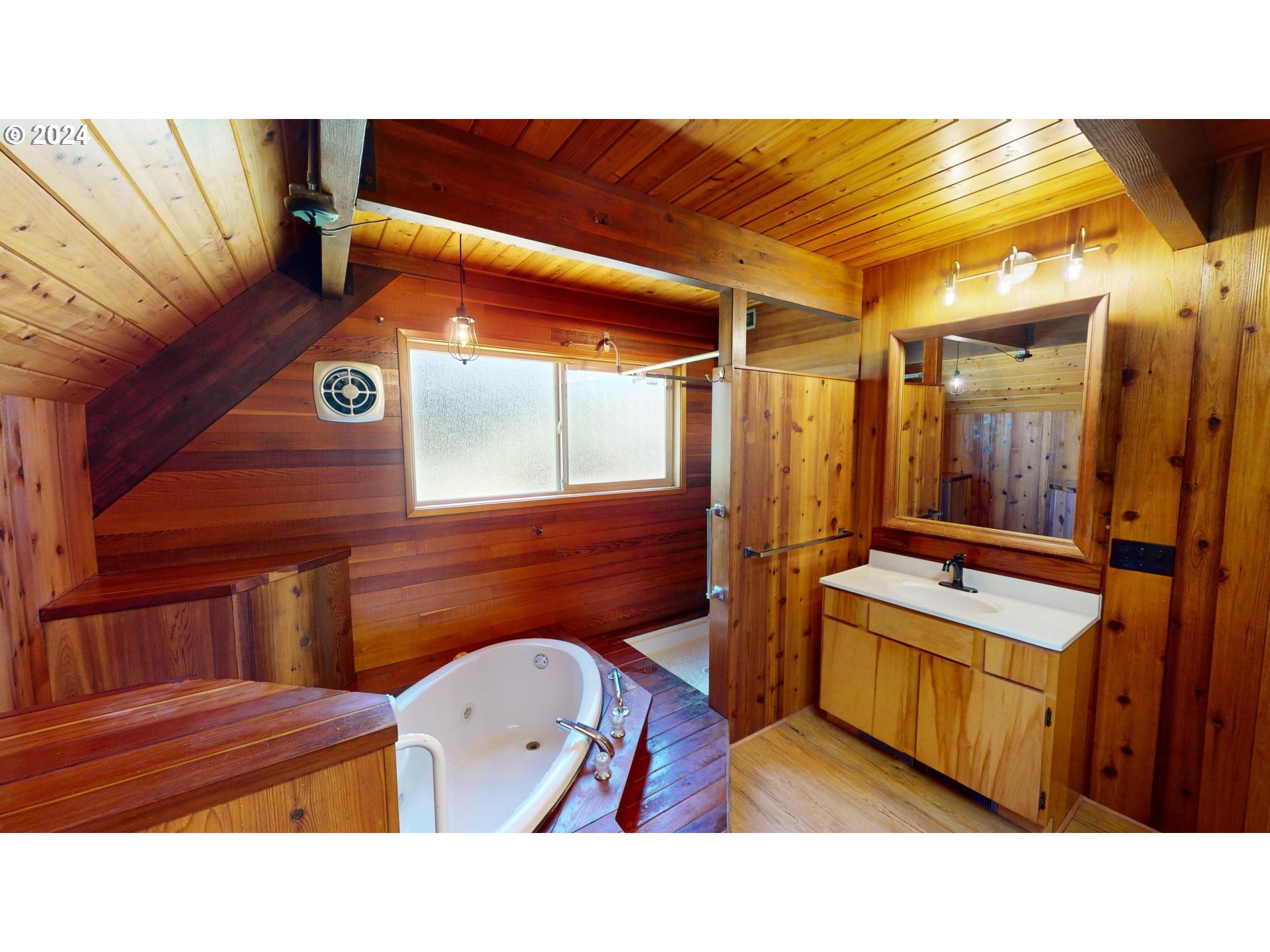28230 Mateer Road Gold Beach, OR 97444 - Photo 19 of 40 Bathroom