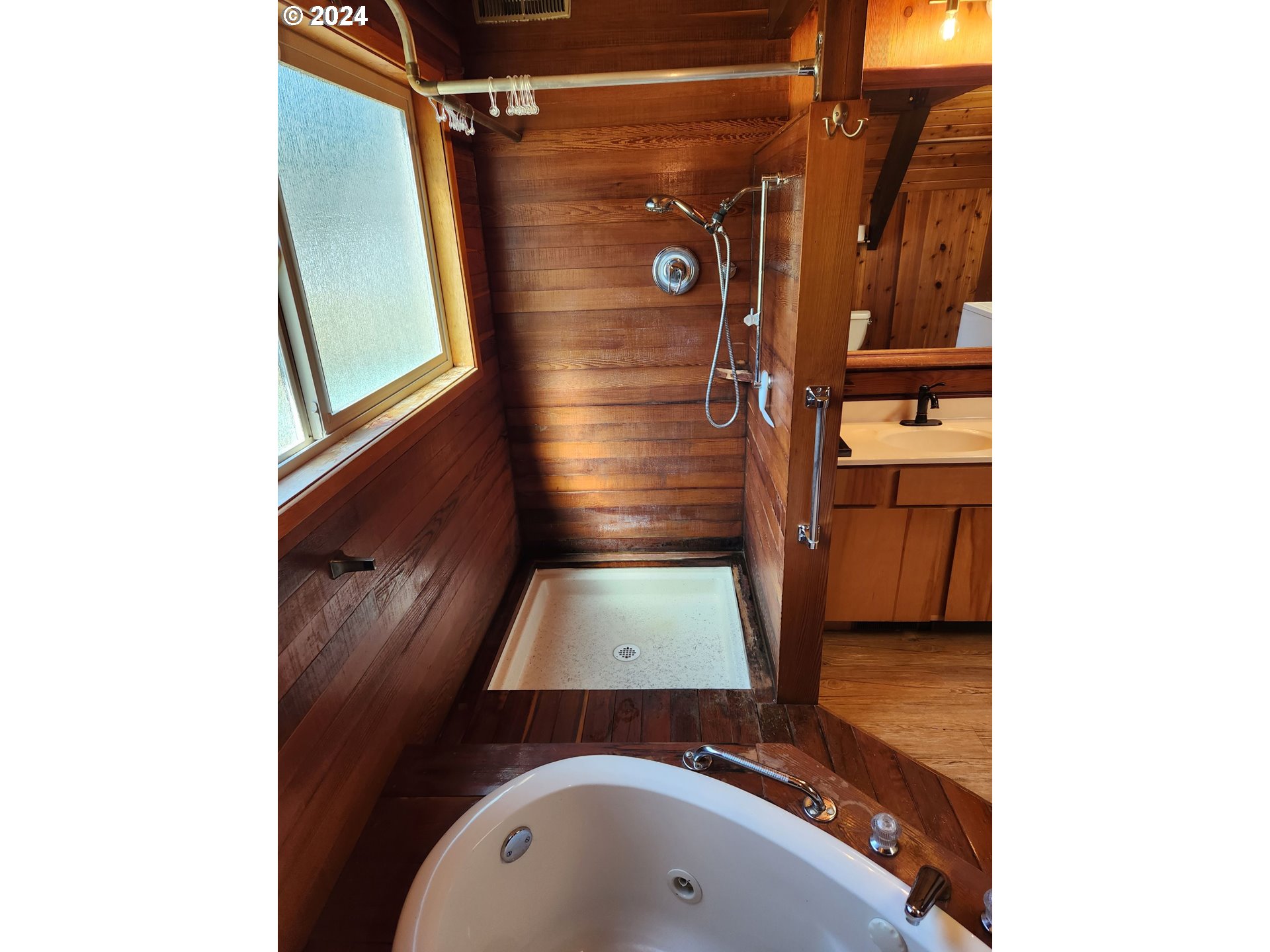 28230 Mateer Road Gold Beach, OR 97444 - Photo 20 of 40 Bathroom