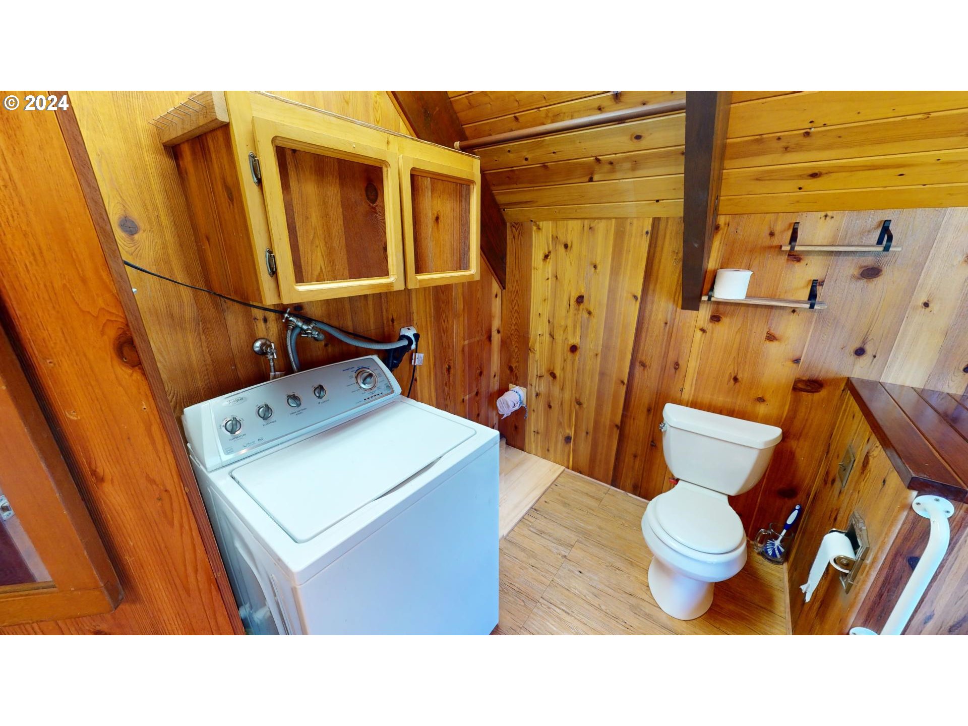28230 Mateer Road Gold Beach, OR 97444 - Photo 22 of 40 Laundry