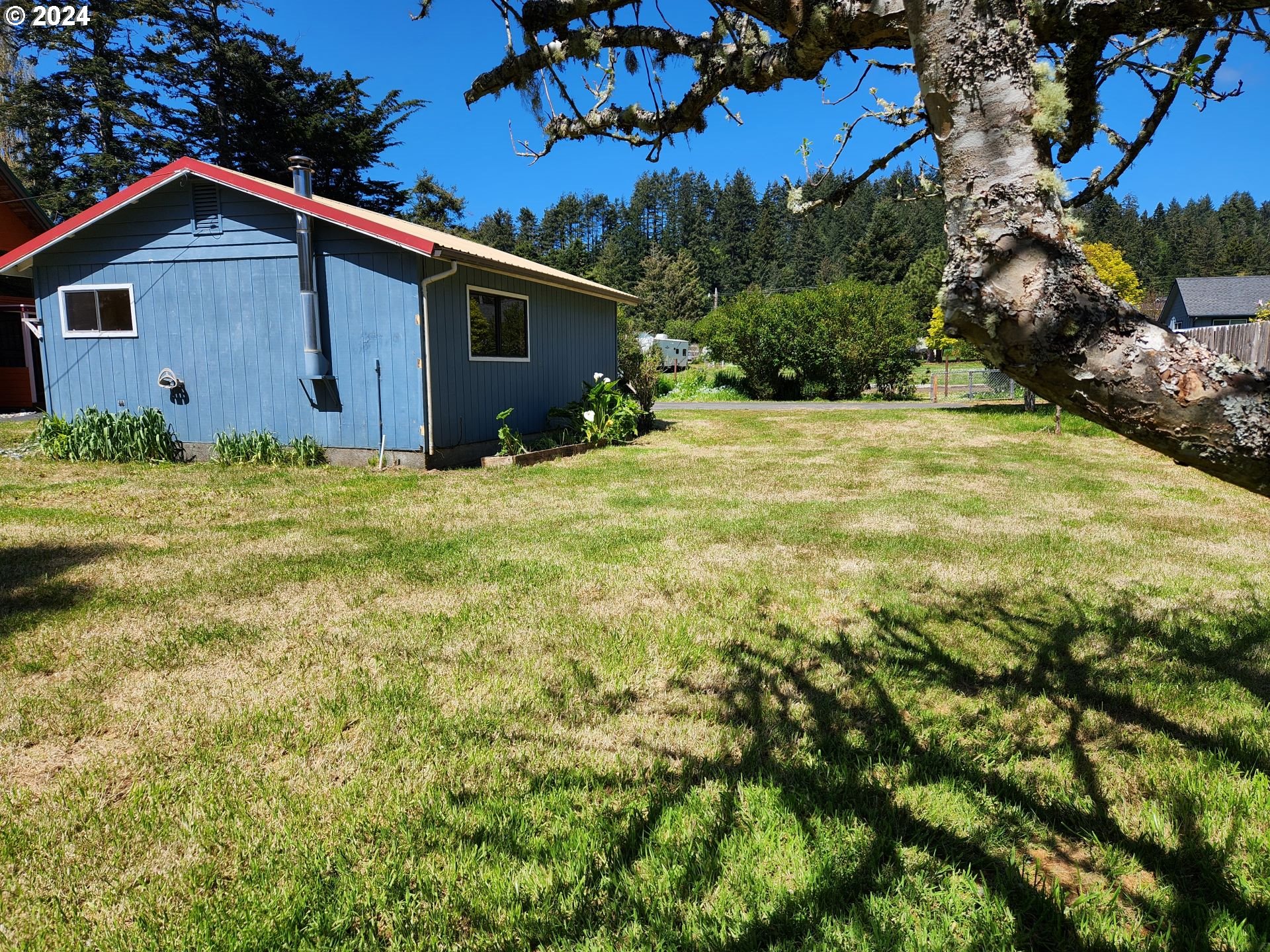 28230 Mateer Road Gold Beach, OR 97444 - Photo 28 of 40 Yard