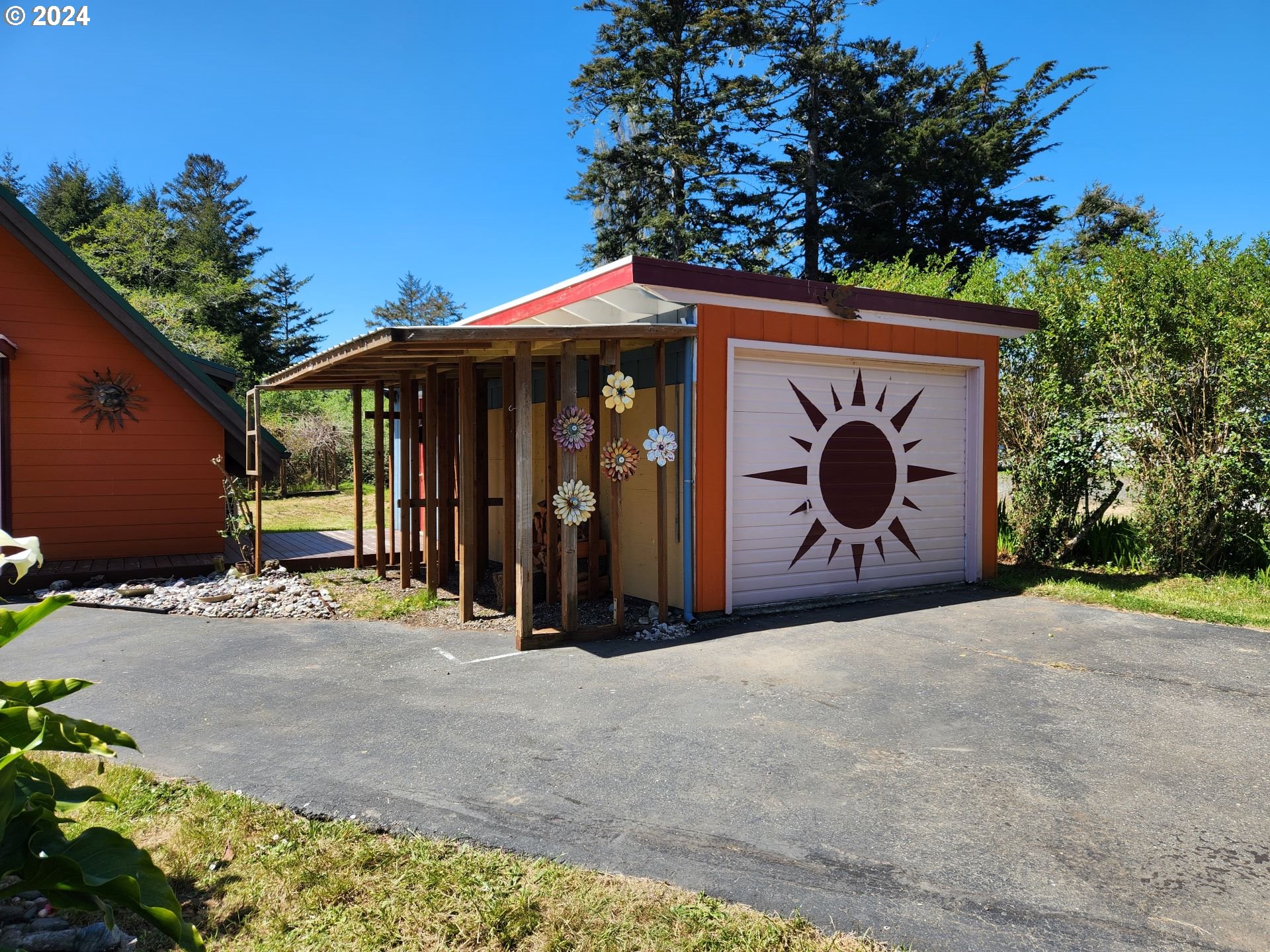 28230 Mateer Road Gold Beach, OR 97444 - Photo 3 of 40 Garage