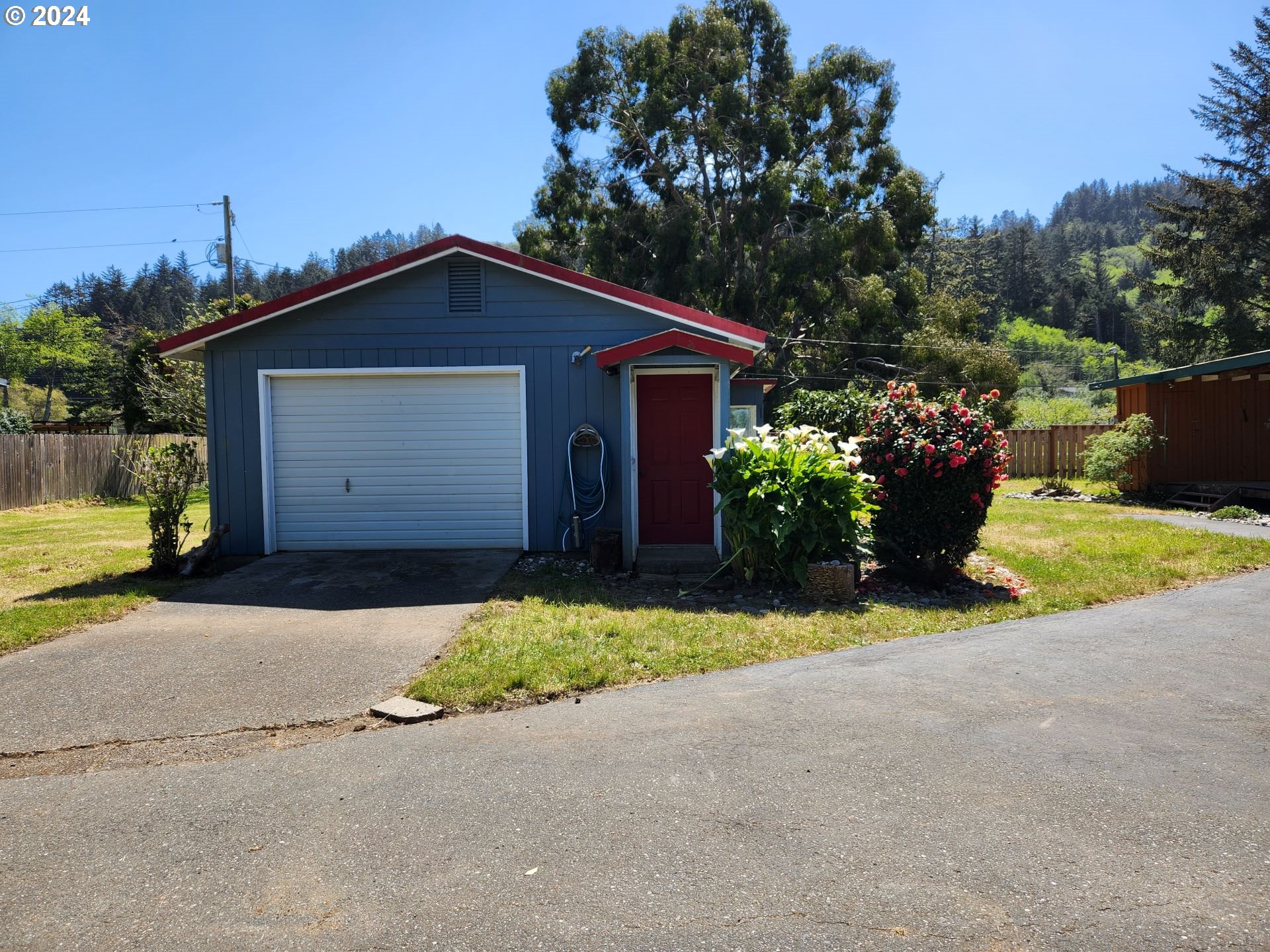 28230 Mateer Road Gold Beach, OR 97444 - Photo 4 of 40 Storage
