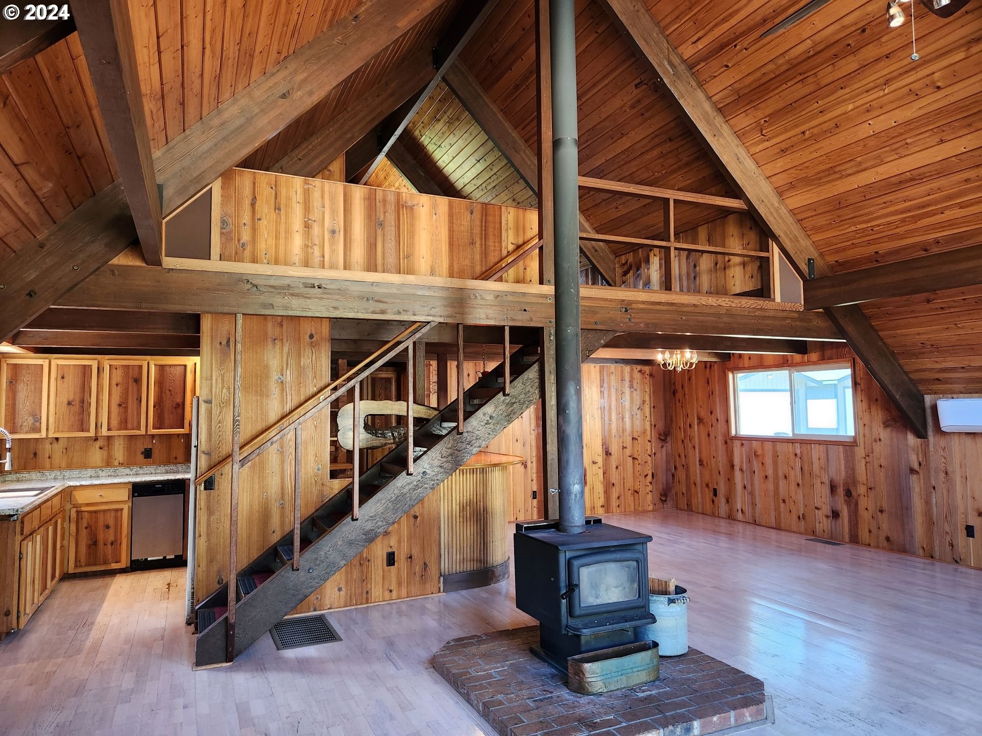 28230 Mateer Road Gold Beach, OR 97444 - Photo 6 of 40 Living Room