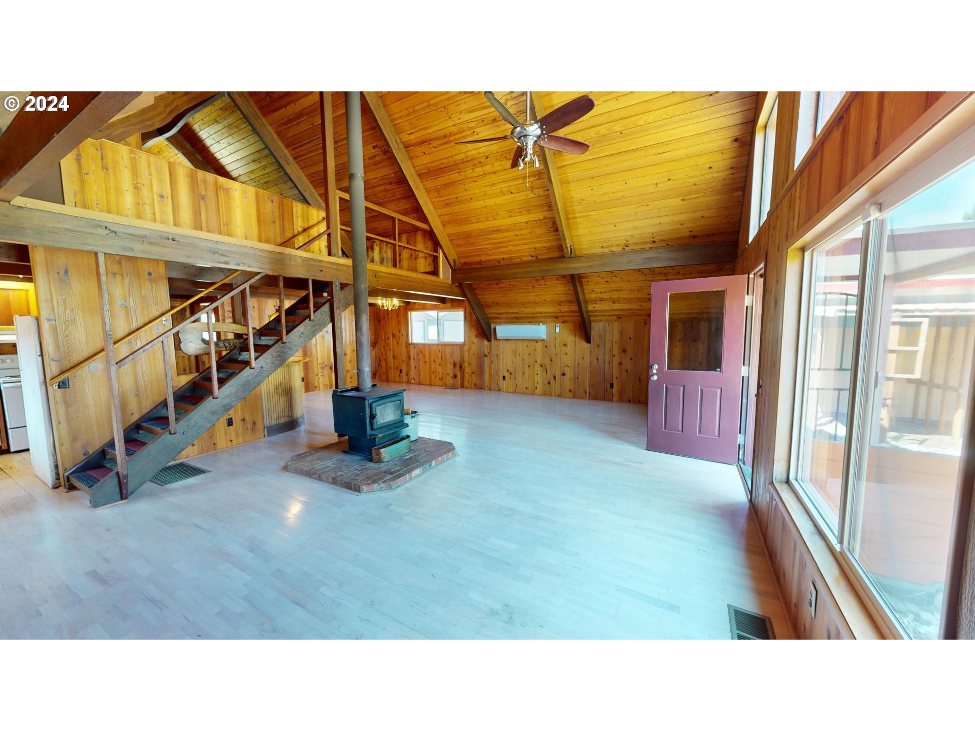 28230 Mateer Road Gold Beach, OR 97444 - Photo 9 of 40 Living Room
