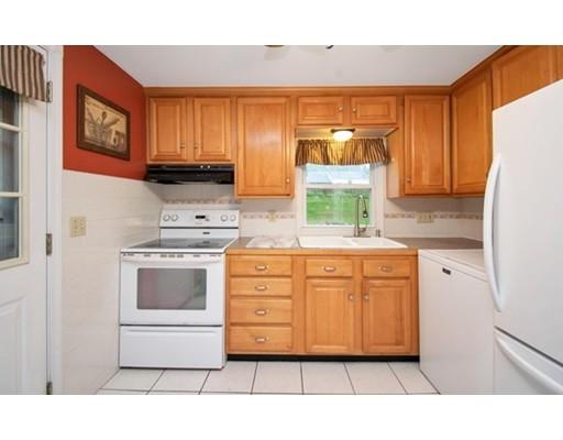 23 Ranger Street South Hadley, MA 01075 - Photo 2 of 15 Gallery Image 2