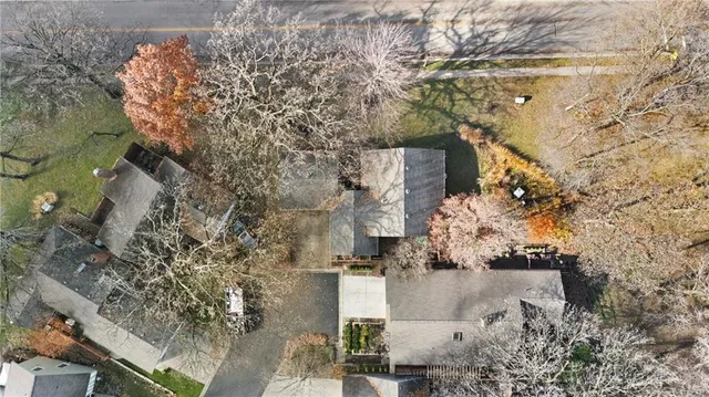 $350,000 | 10236 Edelweiss Circle, Shawnee, KS 66203