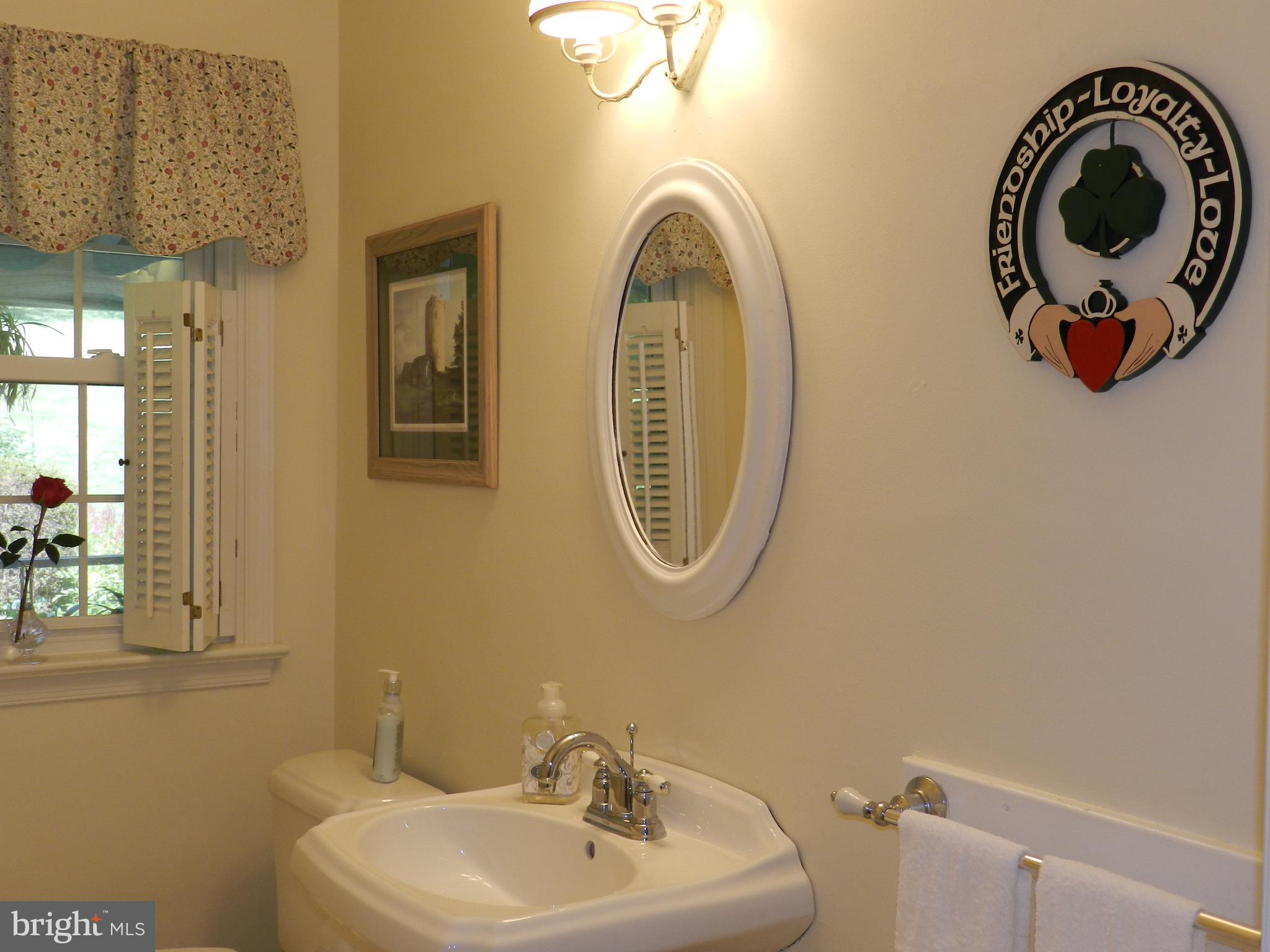 733 Hillview Road Malvern, PA 19355 - Photo 28 of 61 Powder Rm