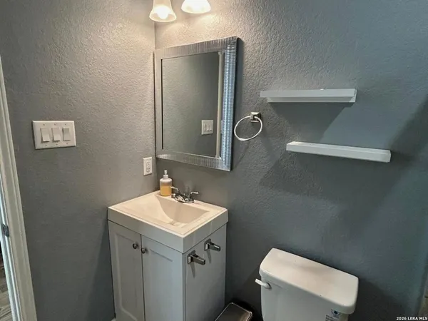 $1,700 | 1214 Chalmers Avenue, San Antonio, TX 78211
