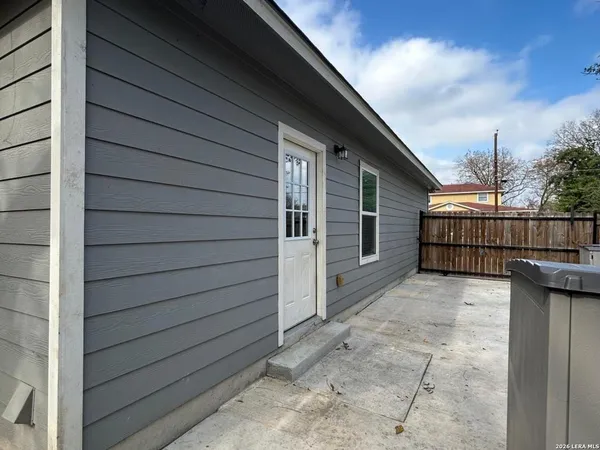 $1,700 | 1214 Chalmers Avenue, San Antonio, TX 78211