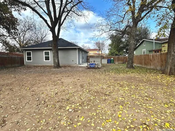 $1,700 | 1214 Chalmers Avenue, San Antonio, TX 78211