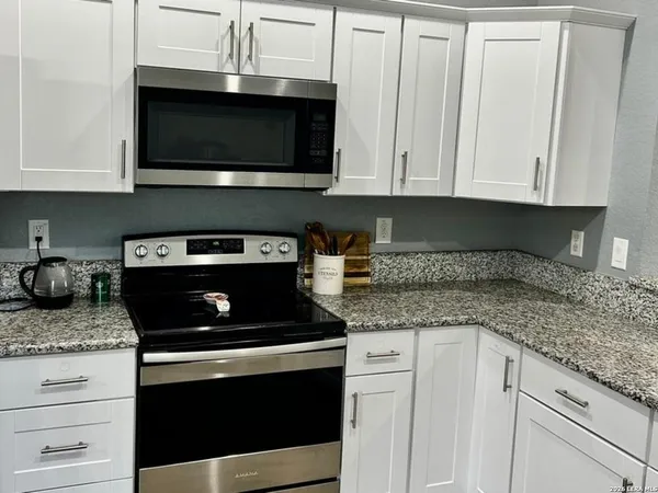 $1,700 | 1214 Chalmers Avenue, San Antonio, TX 78211