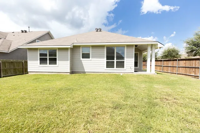 $2,250 | 1001 Rootstock Rd., Brenham, TX 77833