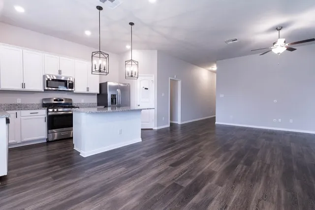 $2,250 | 1001 Rootstock Rd., Brenham, TX 77833