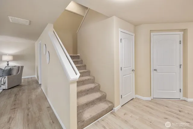 $849,500 | 25912 35th Place South, Kent, WA 98032