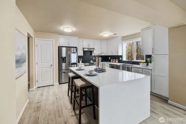 $849,500 | 25912 35th Place South, Kent, WA 98032