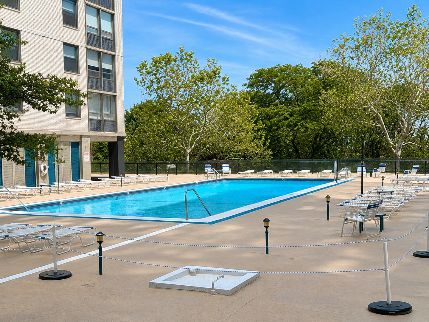5701 North Sheridan Road, Unit 16N Chicago, IL 60660 - Photo 15 of 16 Gallery Image 15