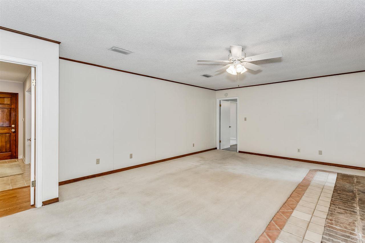 6279 Robinhood Road Milton, FL 32570 - Photo 8 of 47