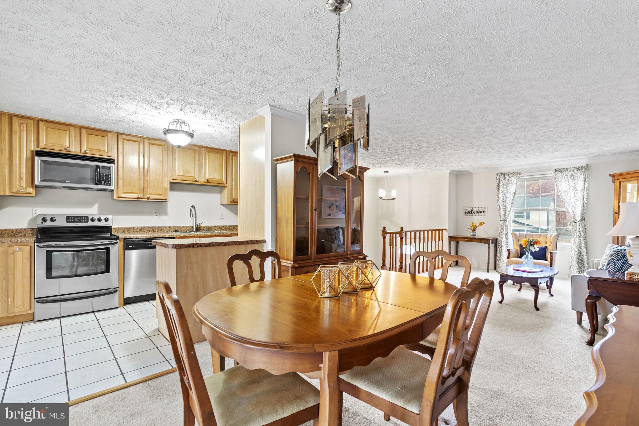 8495 Rippled Creek Court Springfield, VA 22153 - Photo 3 of 37 Gallery Image 3