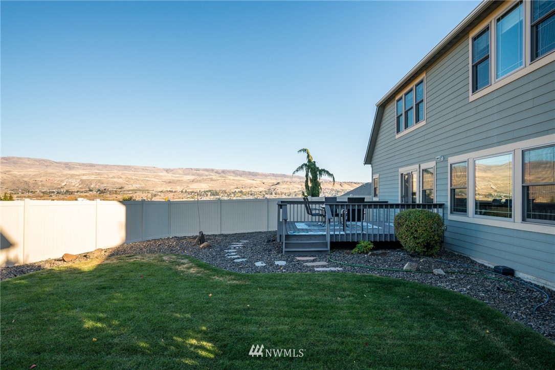 2221 Honeysett Road Wenatchee, WA 98801 - Photo 4 of 40 Gallery Image 4