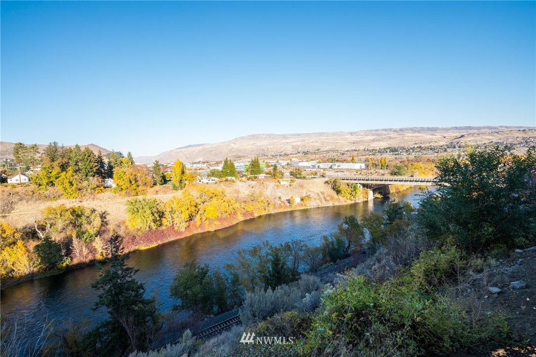 2221 Honeysett Road Wenatchee, WA 98801 - Photo 10 of 40 Gallery Image 10
