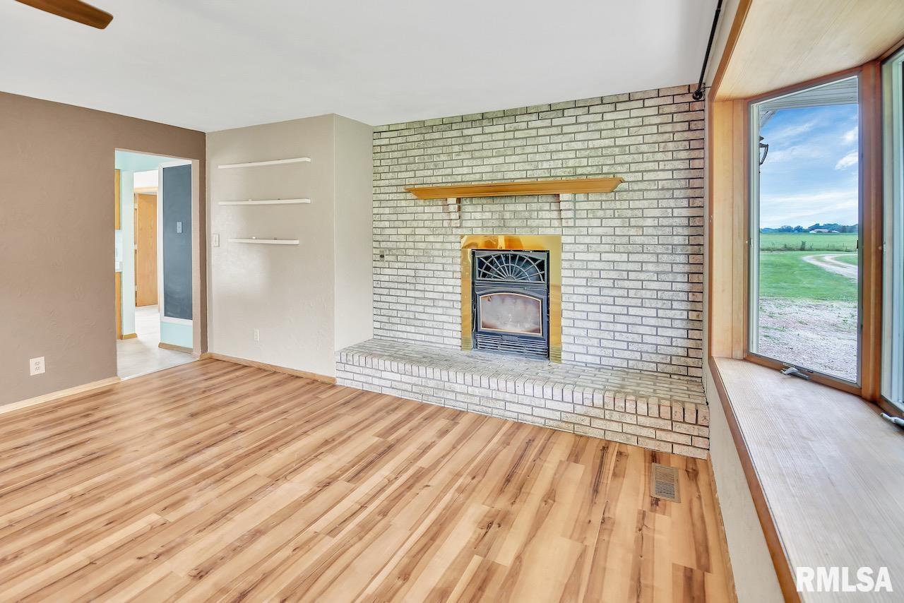 6605 South Trivoli Road Glasford, IL 61533 - Photo 8 of 30 Gallery Image 8