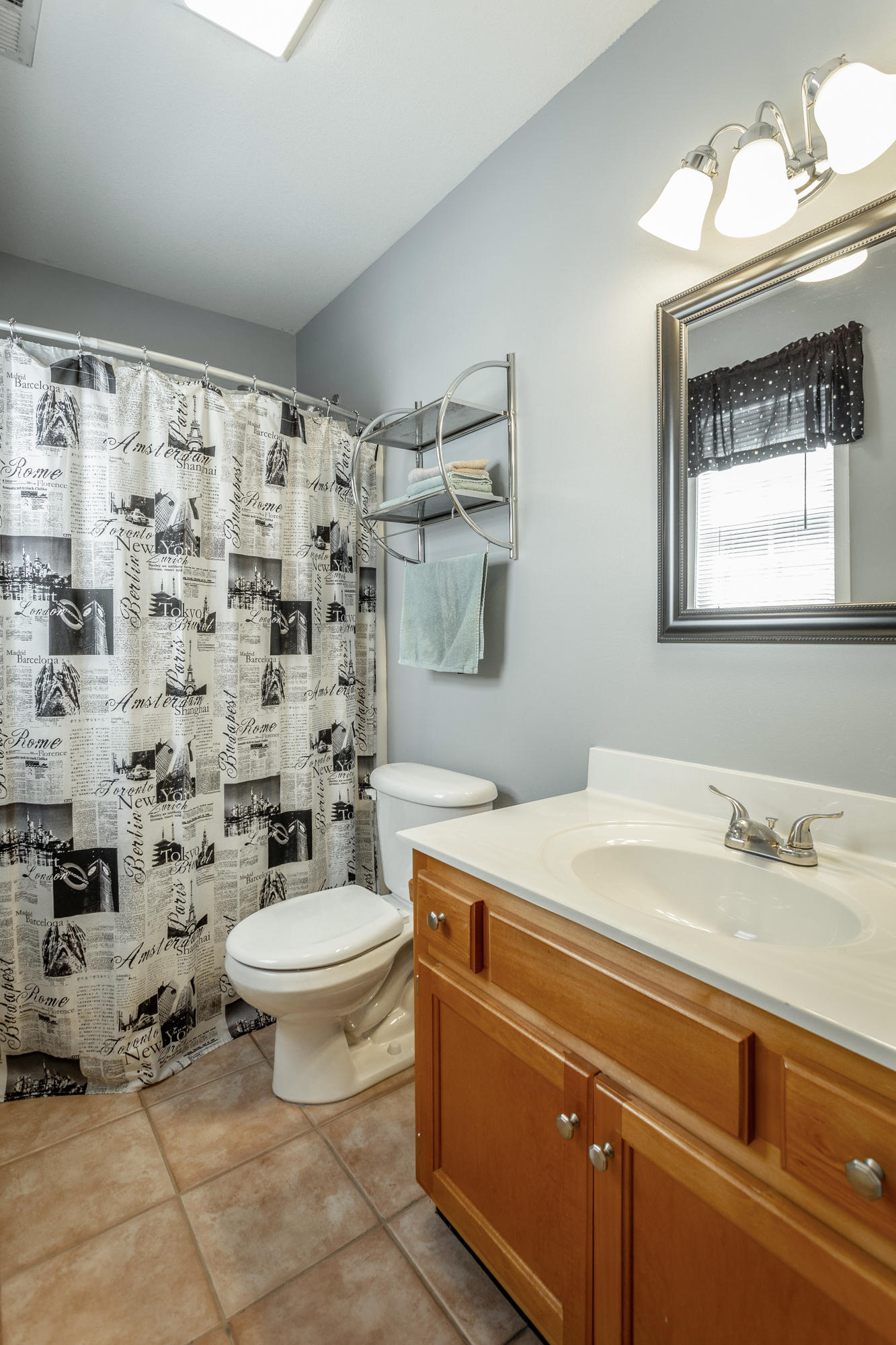 1918 Salem Valley Road Ringgold, GA 30736 - Photo 24 of 26 Guest Bathroom