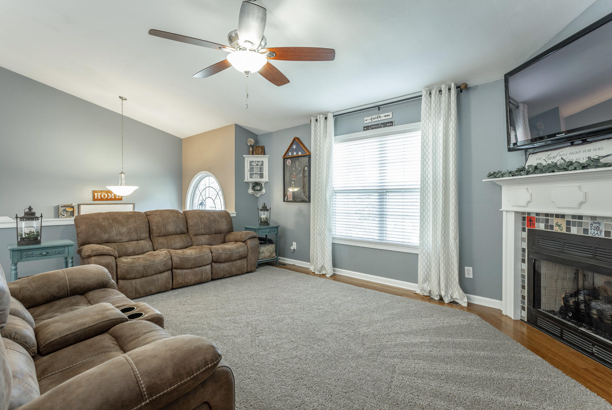 1918 Salem Valley Road Ringgold, GA 30736 - Photo 8 of 26 Living Room