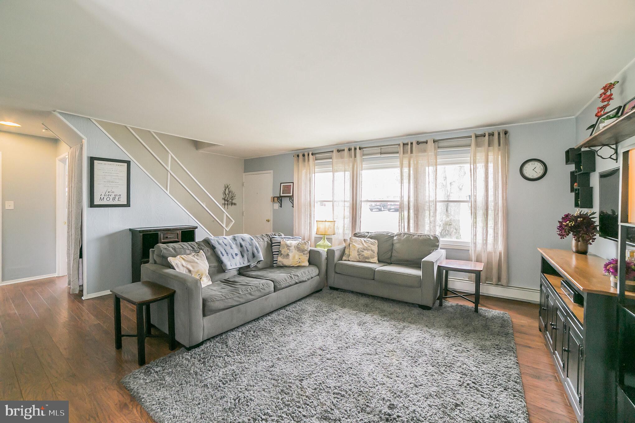 54 Queens Bridge Road Levittown, PA 19057 - Photo 2 of 25 Gallery Image 2